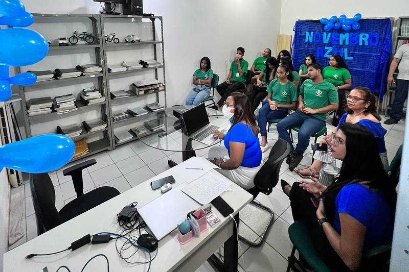 Servidores na sede e em polos regionais da Emater acompnharam o bate-papo sobre saúde por meio de de plataforma digital 